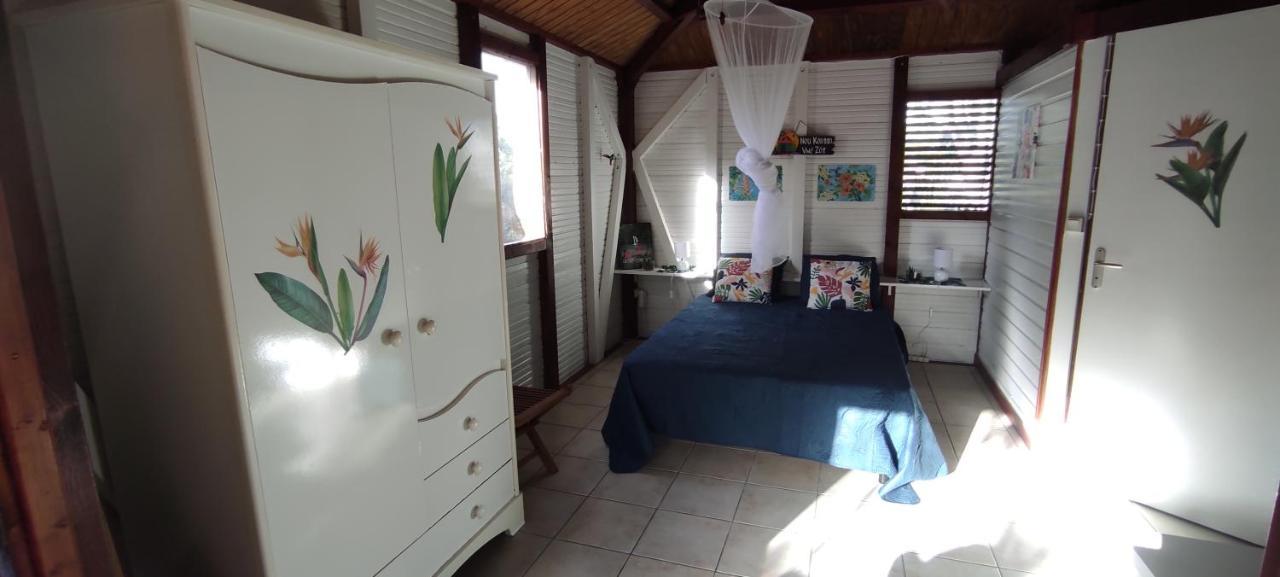 Bungalow Tout Confort Avec Piscine Partagee A 5 Mn De La Mer Saint-Francois  Exterior photo