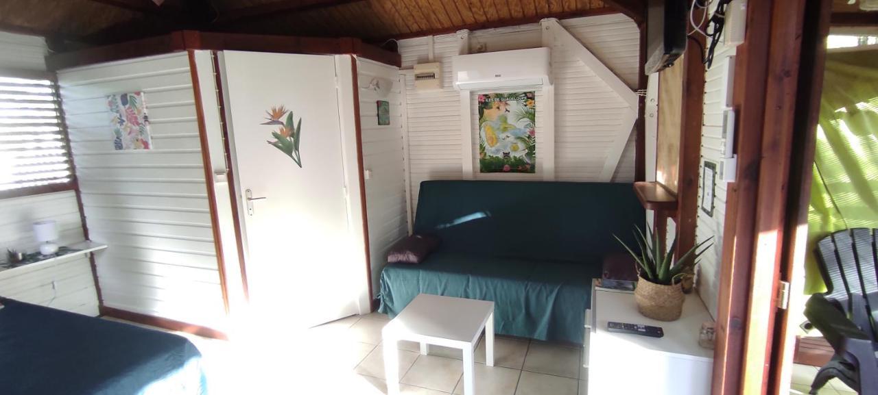 Bungalow Tout Confort Avec Piscine Partagee A 5 Mn De La Mer Saint-Francois  Exterior photo